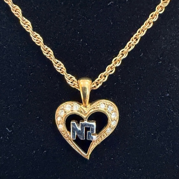 EUC Nina Ricci NR Crystal Heart Pendant Necklace Not Tarnished
